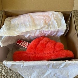 FLUFF YEAH SLIDES FROM UGG size 7.